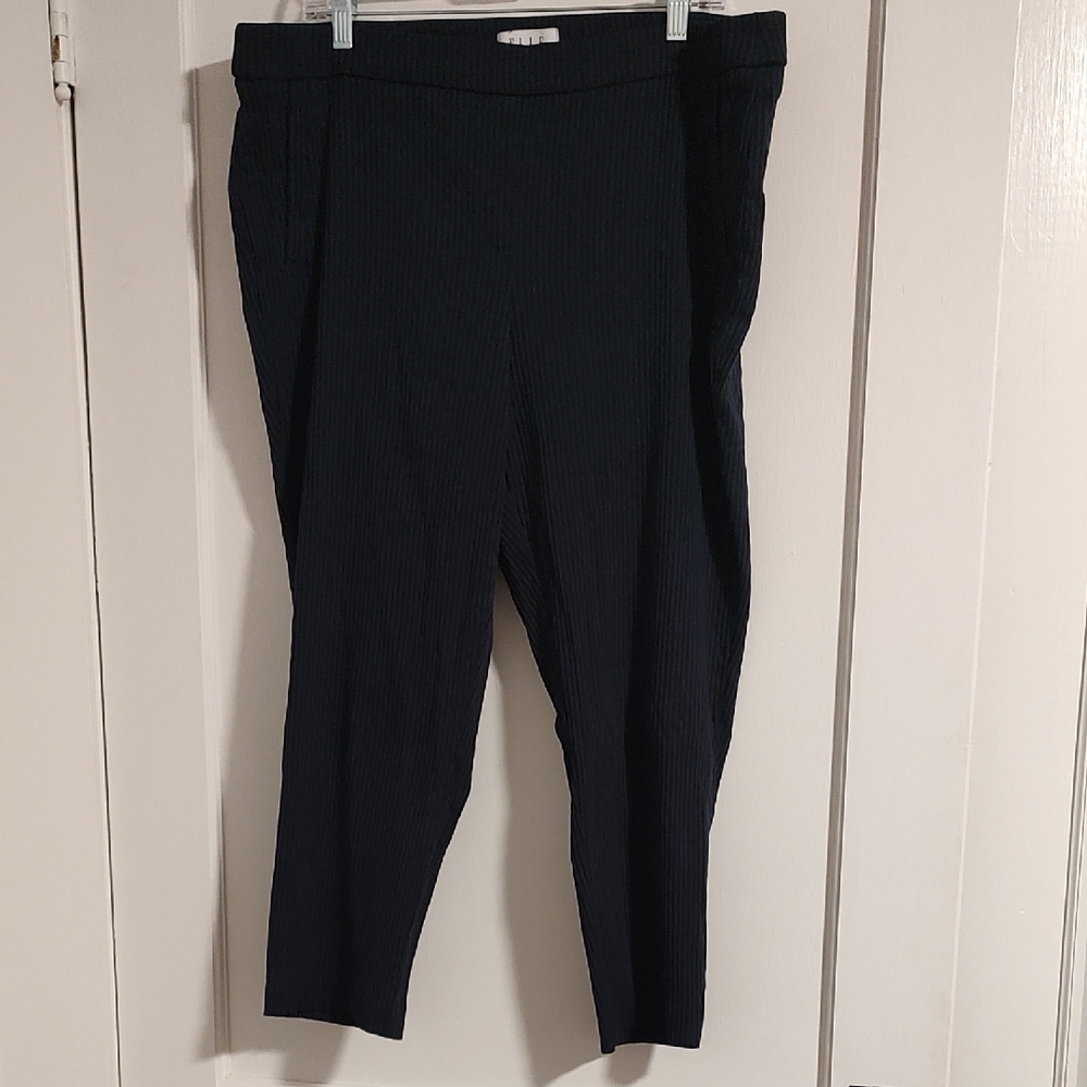 Elle Navy Ribbed Ankle Pants